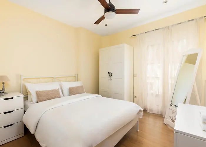 Elegant City Center Apartment